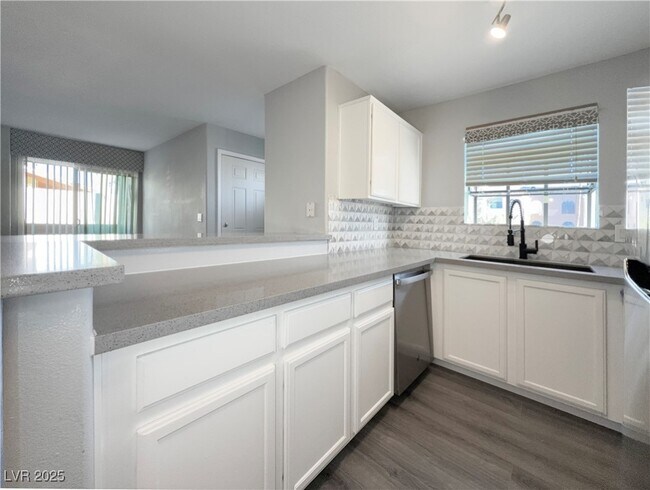 Building Photo - 2961 Juniper Hills Blvd