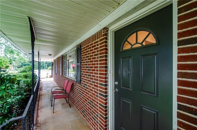Building Photo - 5122 Lavista Rd