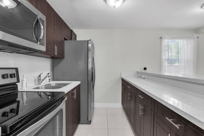 Building Photo - Rented