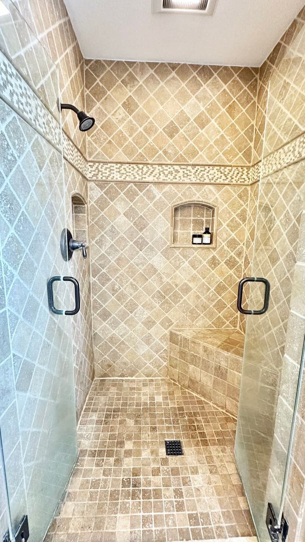 Building Photo - Beautifully Remodeled and Charming Country...