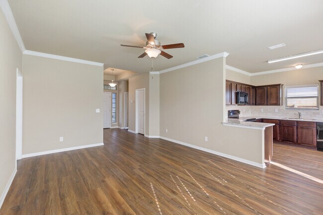 Building Photo - 623 Parkfield Ln