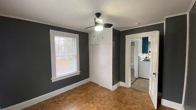 Building Photo - 26 Pine St