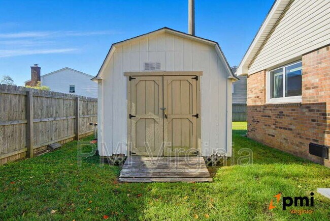 Building Photo - 436 Longleaf Rd