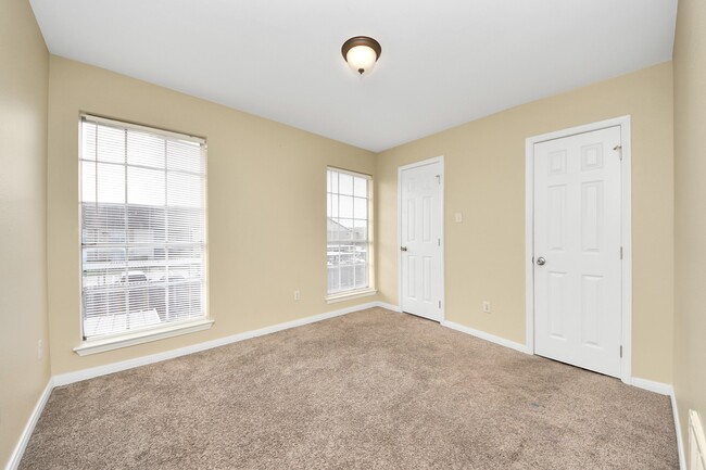 Building Photo - 3600 Jeanetta St