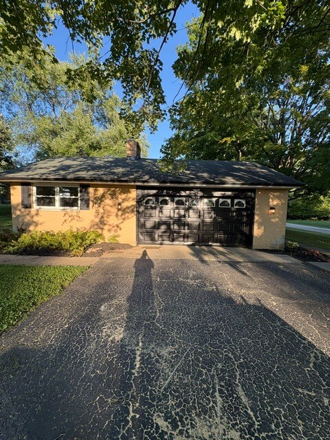 Building Photo - 2026 Bonniedale Dr