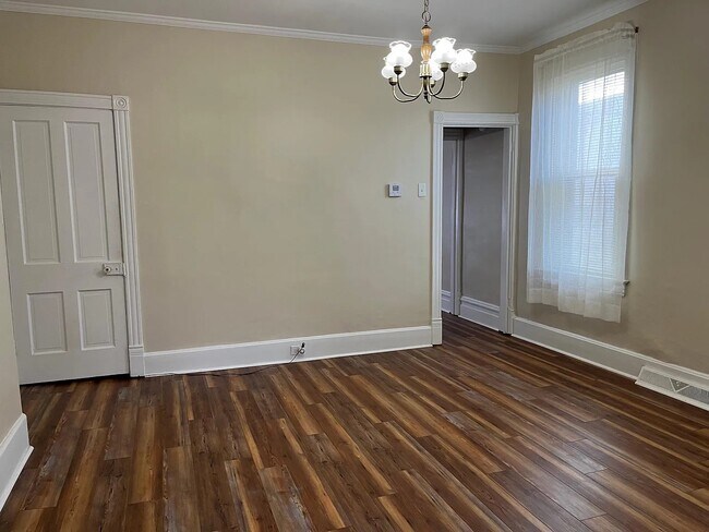 Building Photo - 145 Main St