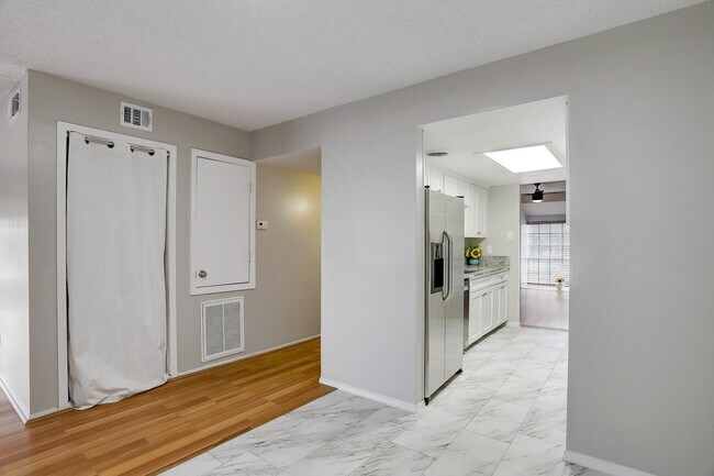 Building Photo - 12633 Memorial Dr