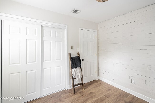 Building Photo - 329 Briggs Ave