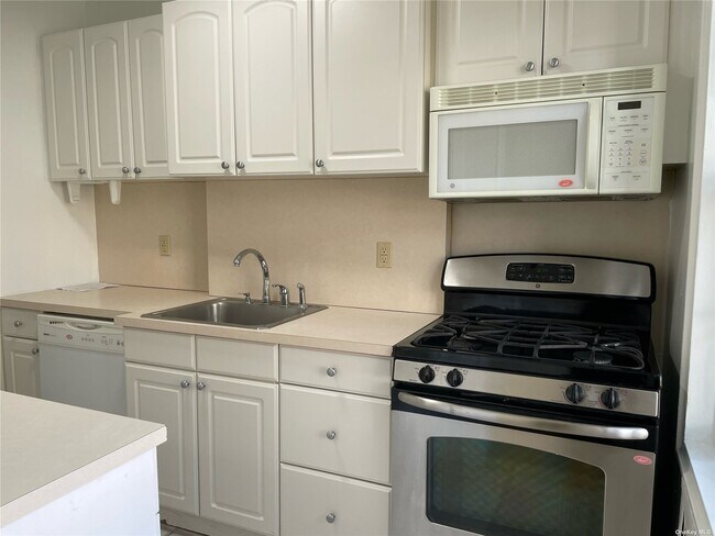 Building Photo - 255 Central Ave