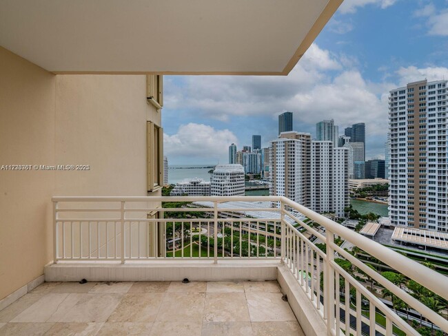 Building Photo - 888 Brickell Key Dr