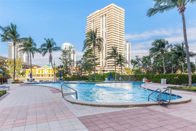 Building Photo - 19390 Collins Ave