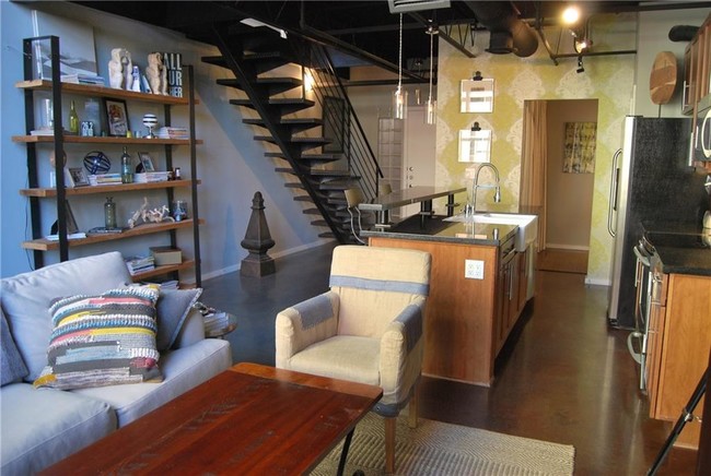Building Photo - 3110 Thomas Ave