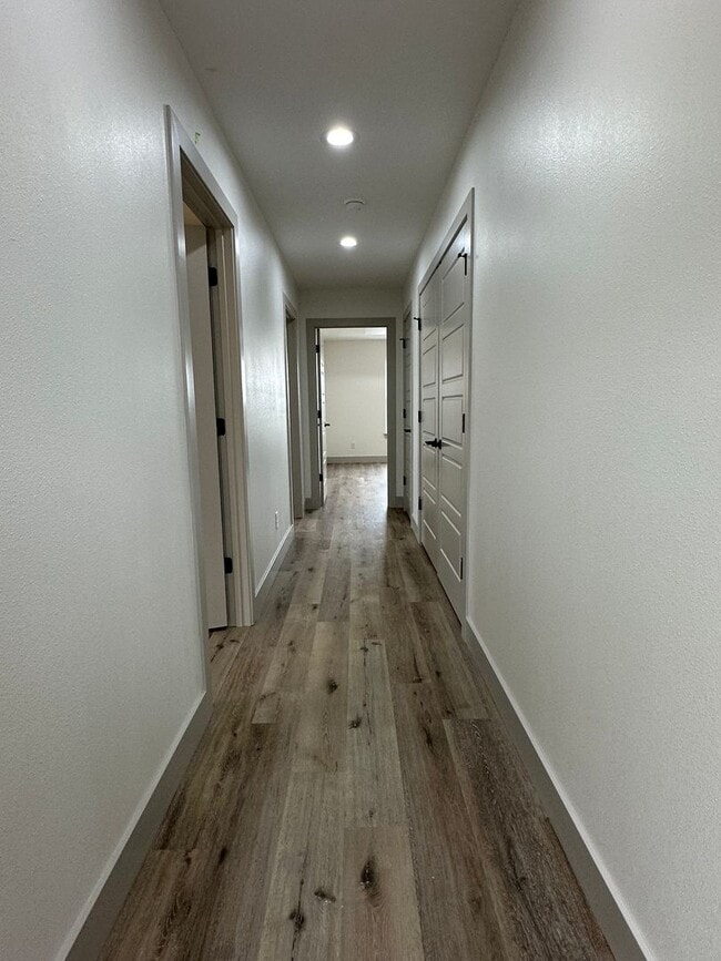 Building Photo - BRAND NEW 4 BED 3 BATH in WAYNESVILLE