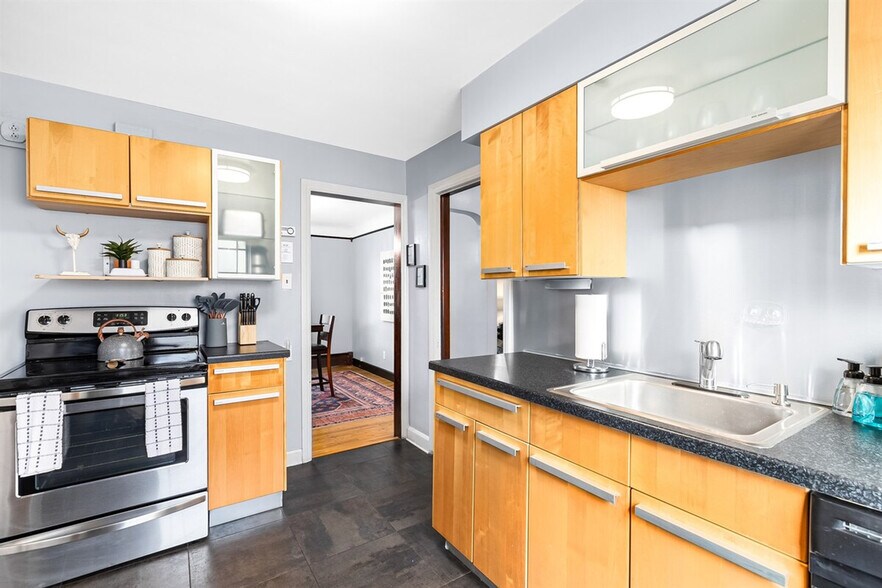 Building Photo - 522 W Hudson Ave
