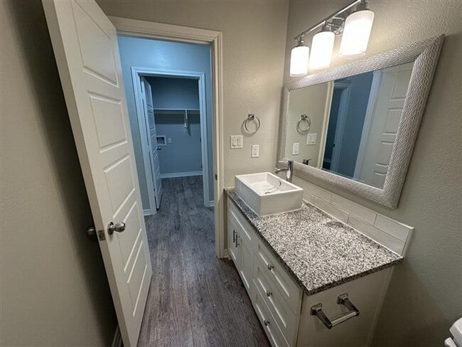 Building Photo - 103 Wade St