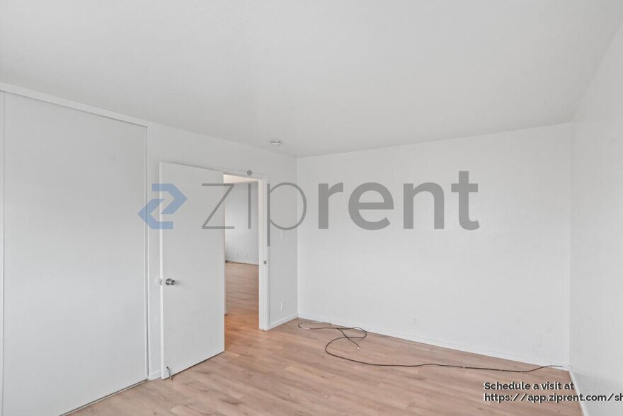 Building Photo - 27070 Manon Ave