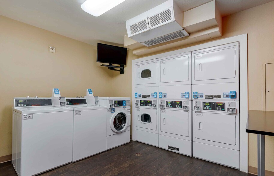 Building Photo - Furnished Studio-Fremont - Fremont Blvd. S...
