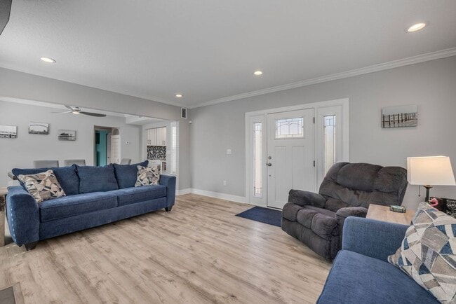 Building Photo - Renovated Spanish-Style 2/1 Beach Bungalow...