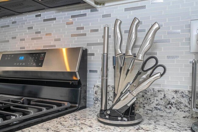 Building Photo - 7529 Sunflower Cir