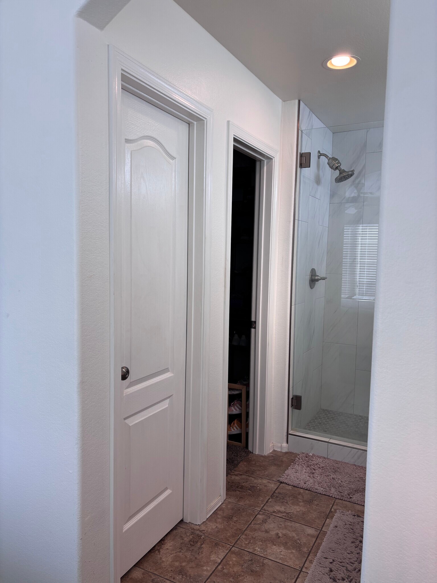 Building Photo - 1350 S Greenfield Rd