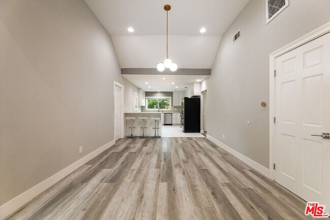 Building Photo - 1112 S Highland Ave