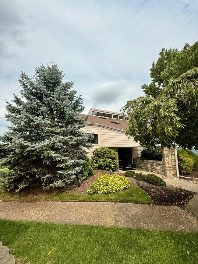 Building Photo - 950 Lost Valley Ct