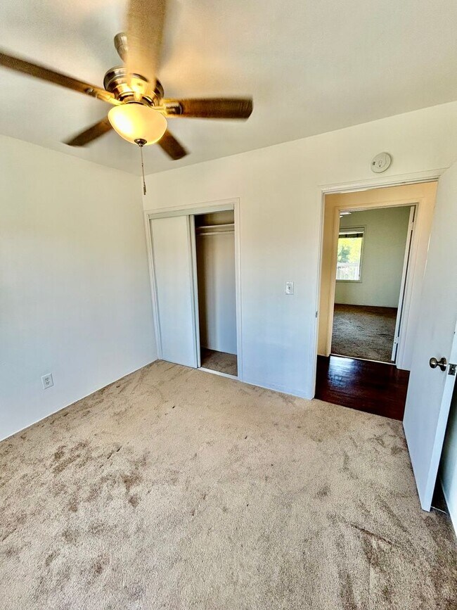 Building Photo - Charming and Bright 2 bed 1 bath in Point Loma