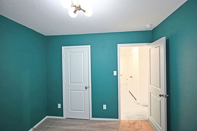 Building Photo - 5925 San Geronimo