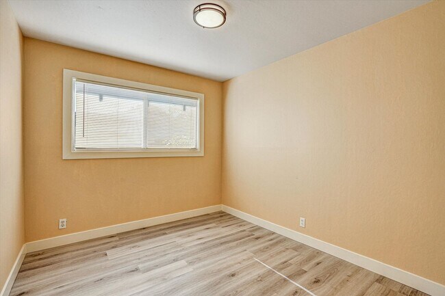 Building Photo - Beautifully Renovated 4 Bedroom Home with 3 Full Bathrooms!