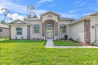 Building Photo - Stunning 4 Bedroom, 2 Bathroom Home on Qui...