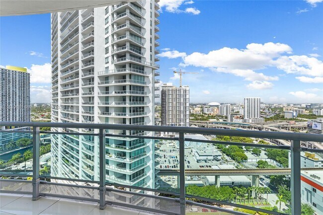Building Photo - 350 S Miami Ave