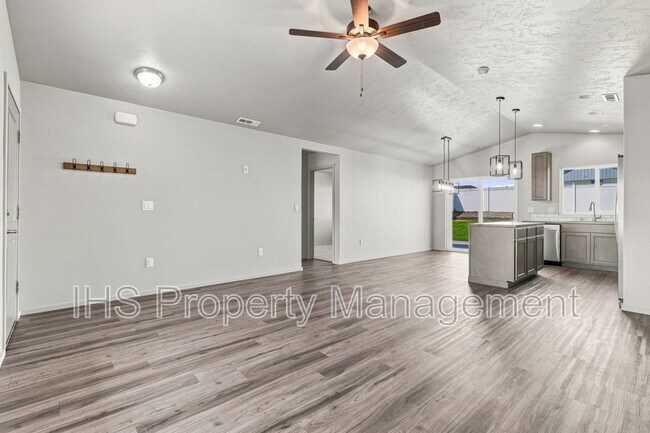 Building Photo - 6030 Tarsus Ln