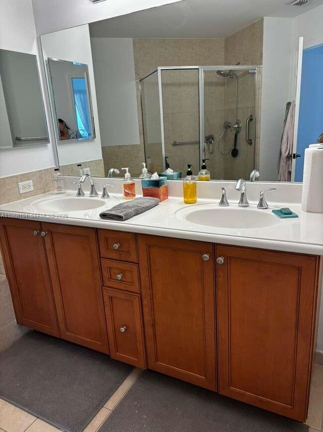 Building Photo - 8395 SW 73rd Ave