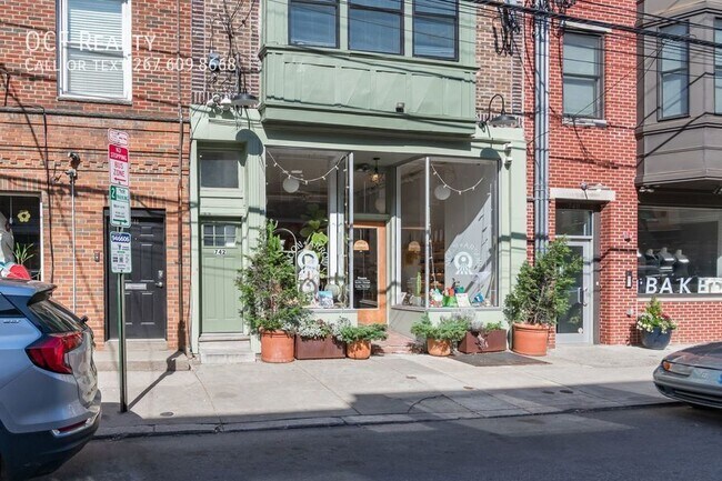 Building Photo - 742 S 4th St