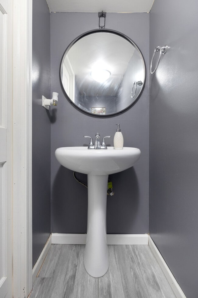 Building Photo - 818 Dunbar Ct