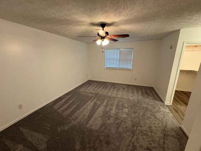 Building Photo - Nice Riverdale 3 Bedroom 2 Bath in Cul-De-...