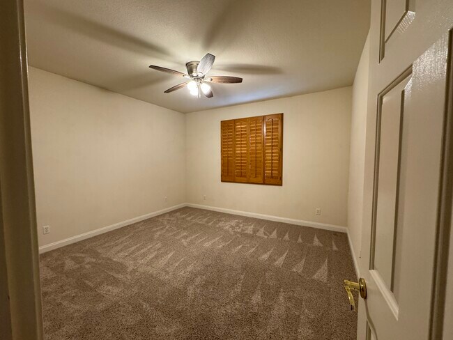 Building Photo - 767 Kingman Dr