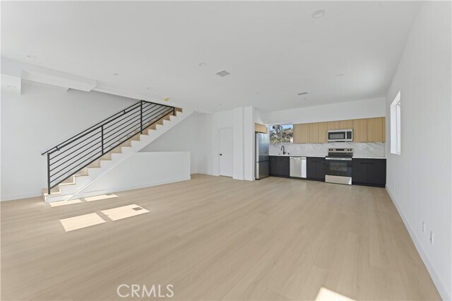 Building Photo - 4511 Rosewood Ave