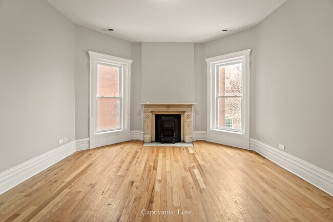 Building Photo - 3316 S Calumet Ave