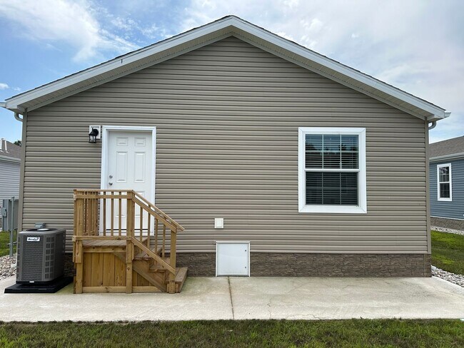 Building Photo - Ellis Landing