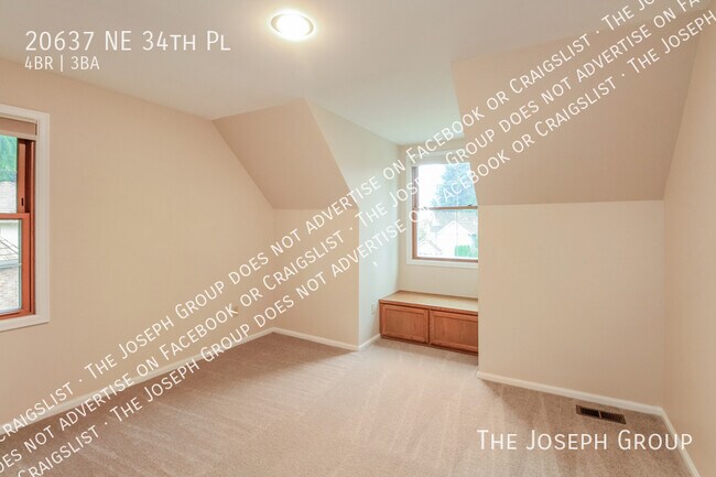 Building Photo - 20637 NE 34th Pl