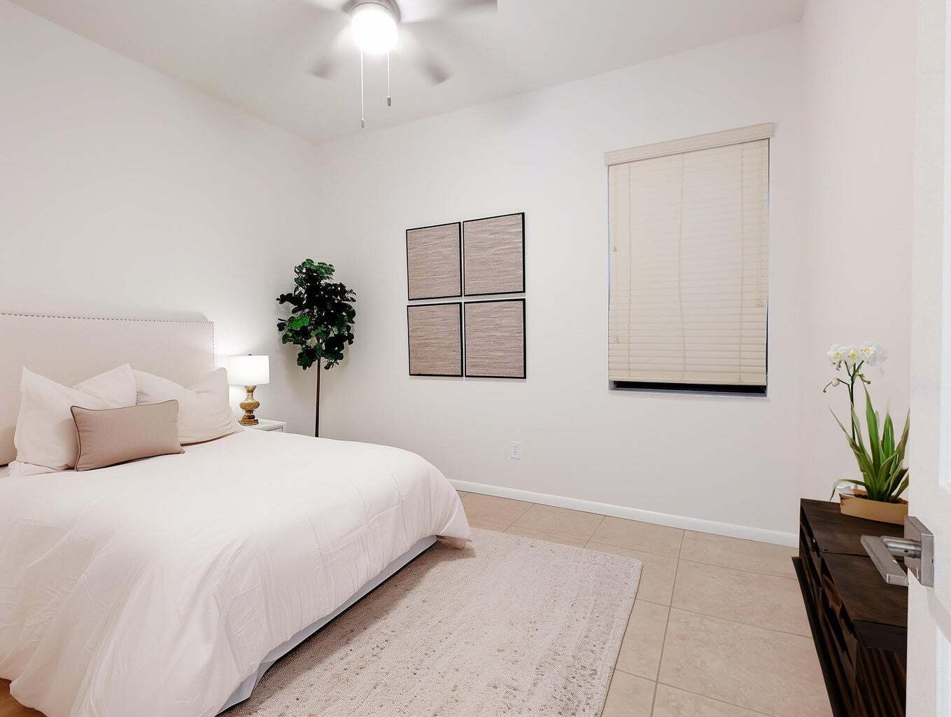 Building Photo - 7535 La Paz Blvd