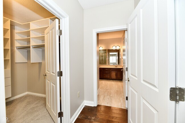 Building Photo - 8555 One W Dr