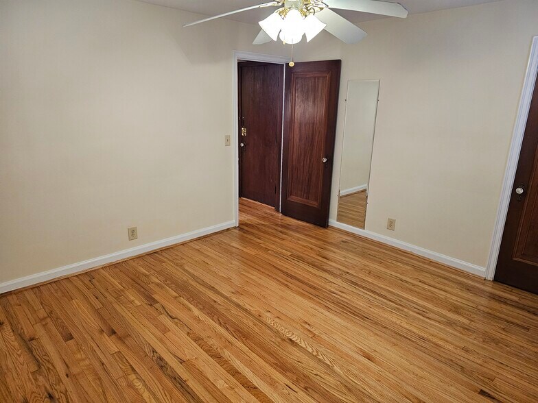 Building Photo - 111 Glenmary Ave