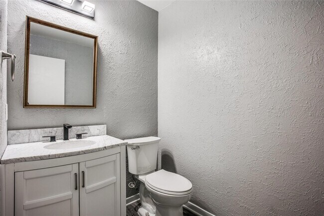 Building Photo - 3205 Twinberry Cove