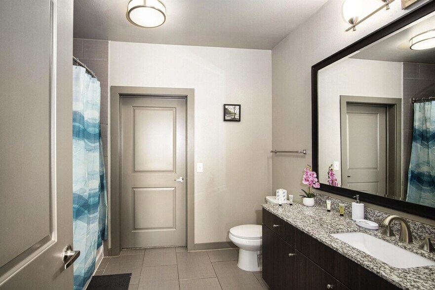 Building Photo - 7216 Staffordshire Blvd