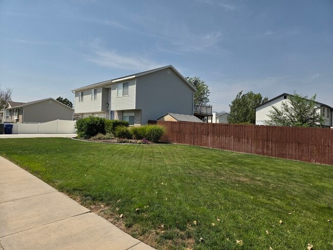 Building Photo - 3152 Marcrest Dr