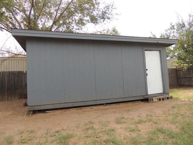 Building Photo - 2816 Catalina Dr