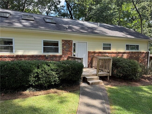 Building Photo - 3544 Raymond Dr