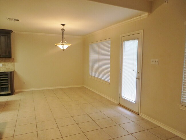 Building Photo - 117 Pecos Ct